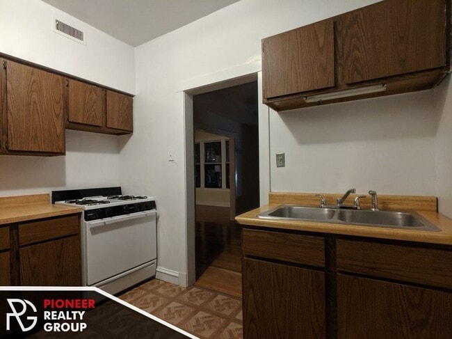 Photo - 3517 N Racine Ave Unit 3525-W1