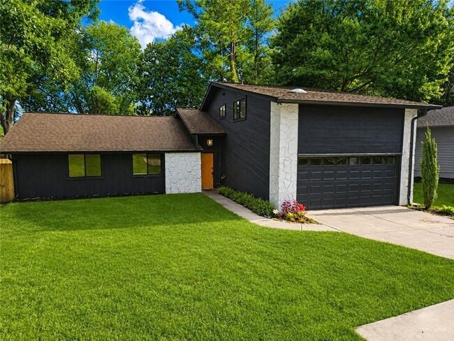 Building Photo - 1217 Fairfield Drive