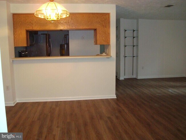 Building Photo - 18704 Caledonia Ct Unit B