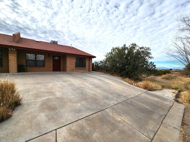 Photo - 2100 Hickory Dr Unit A