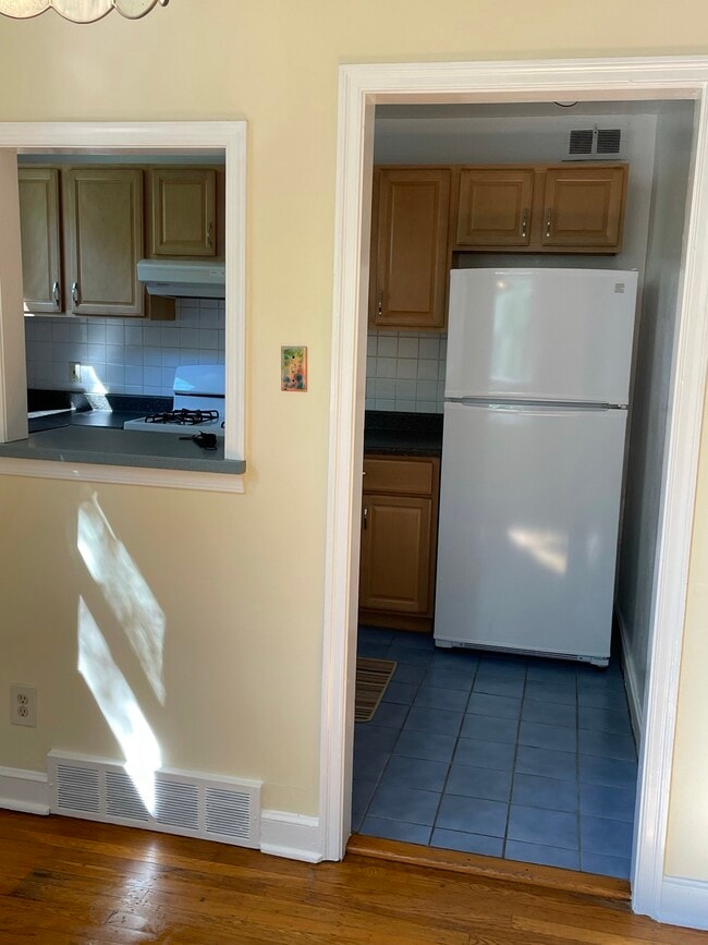 871 W Walnut Ln Unit 2