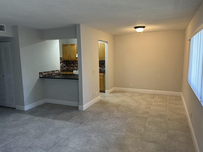 Photo - 813 Meadows Cir Unidad 813 Rental