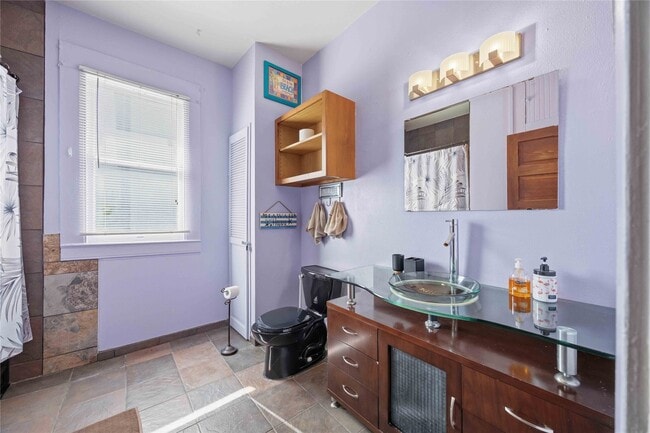 Photo - 405 W Drew St