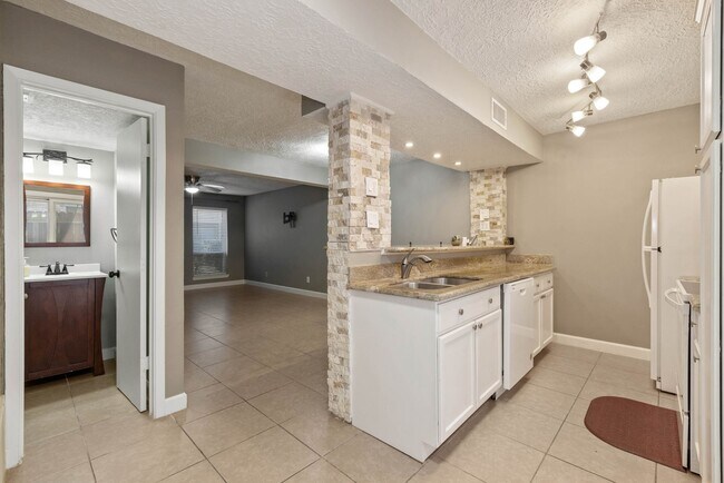 6111 Beverly Hill St Unit 50