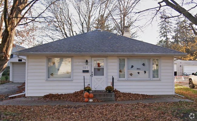 Building Photo - 101 W Cypress St Rental