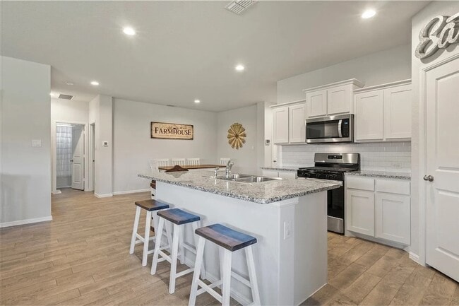 Photo - 5405 N Wind Ln