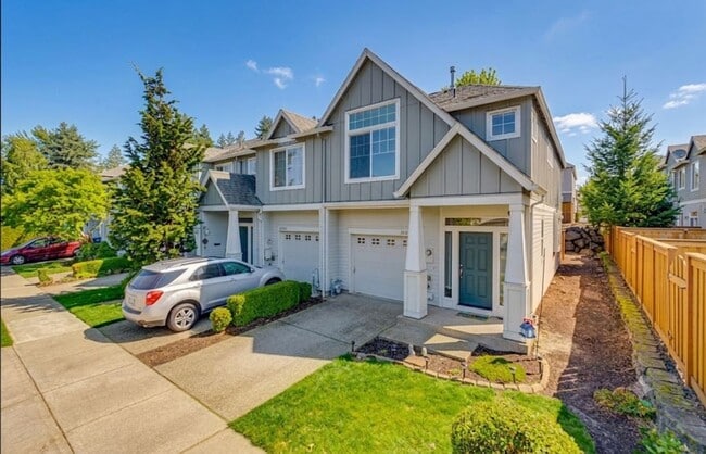 Building Photo - 20855 SW Skiver St