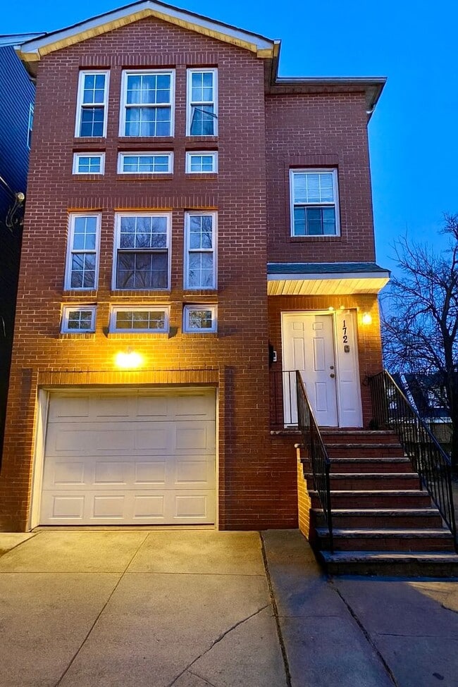 Building Photo - JOJO 172 LLC Unit 172-1