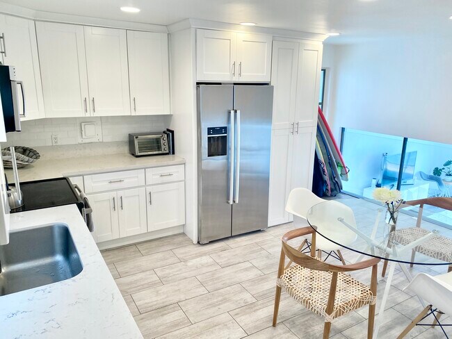 Kitchen - 18203 Coastline Dr Unidad 1