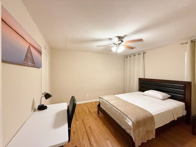 Photo - 2007 Sheridan St