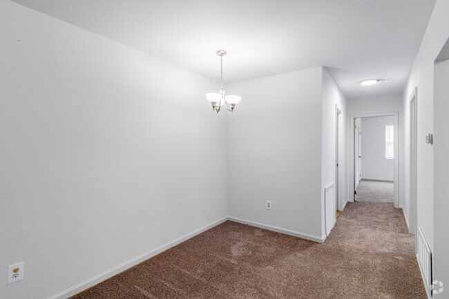 2BR, 2BA - 1000SF - Dining Room
