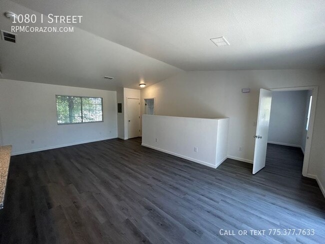 Photo - 1080 I St
