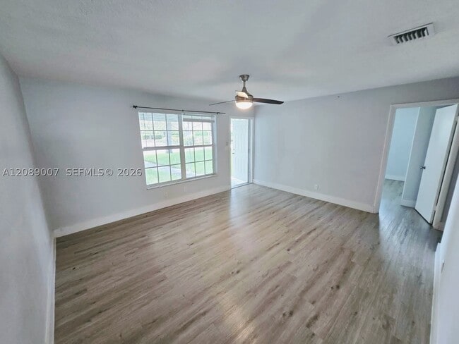 Photo - 2500 NE 19th Ave Unit 1