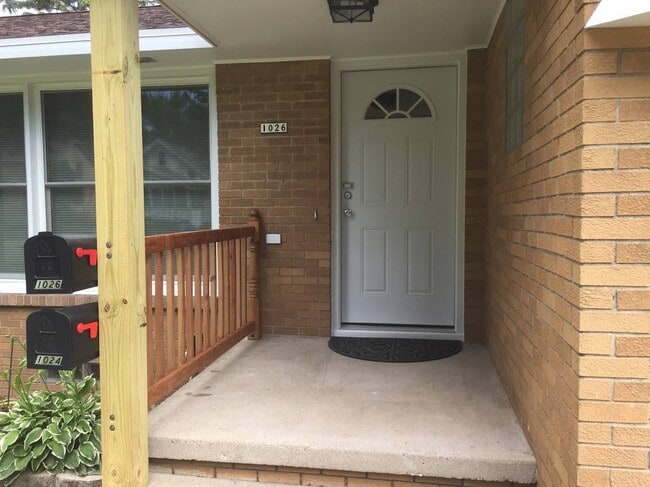 Photo - 1026 W Lorain St Unit Lower
