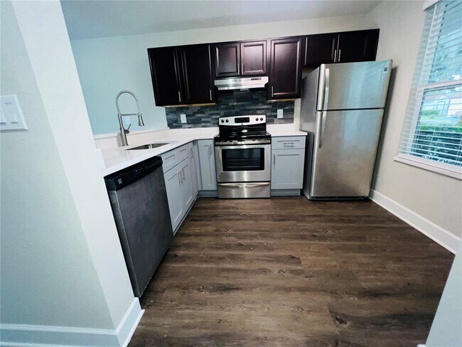 2556 Woodgate Blvd Unidad 103