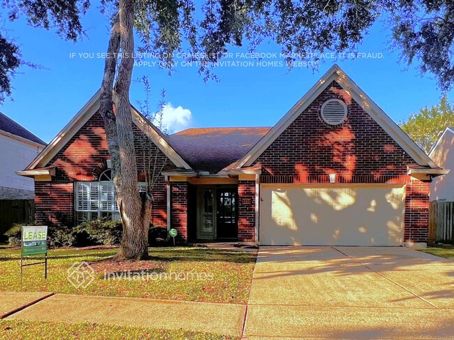Building Photo - 2110 Castle Dr