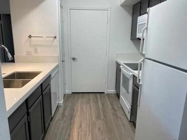 Photo - 2 Bedroom 2 Bath Condo W Sunset Unit 1047