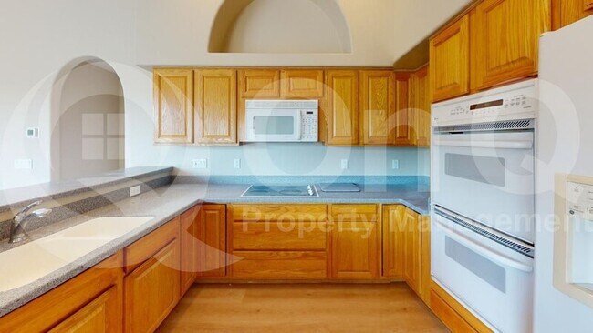 Photo - 1923 W Muirhead Loop