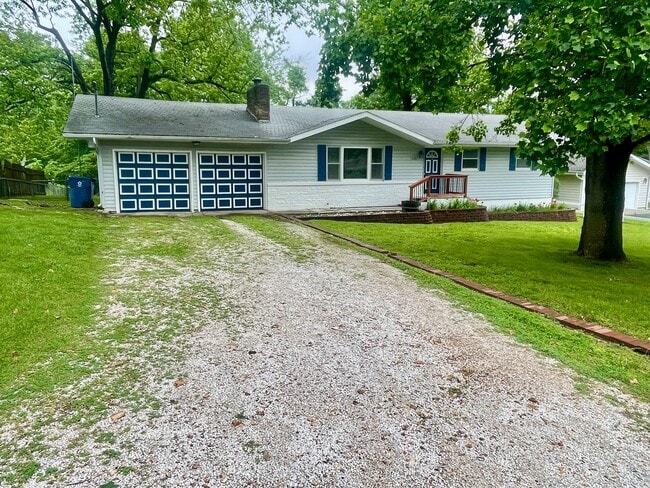 Photo - 1201 E Lark St House
