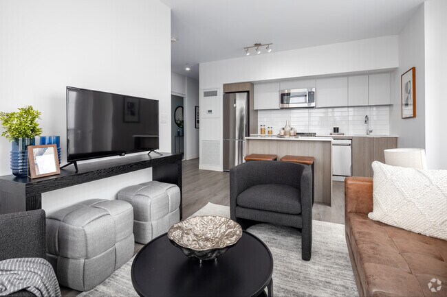 2 BR, 2 BA - 789 SF