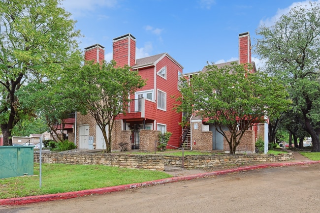 Building Photo - 9805 Walnut St Rental