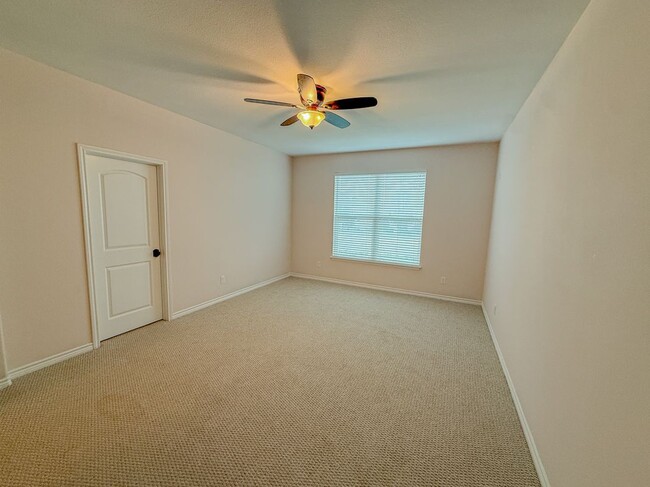 Photo - 300 Western Sky Trail