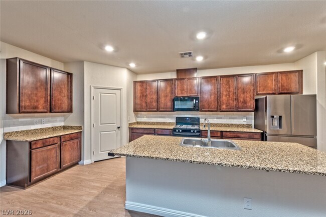 Photo - 863 Elmstone Pl