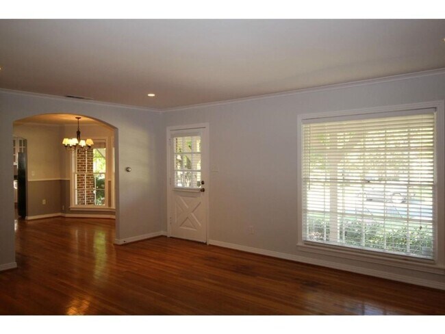 Photo - Colonial Cottage