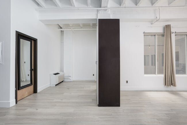 Photo - 312 W 5th St Unit 824