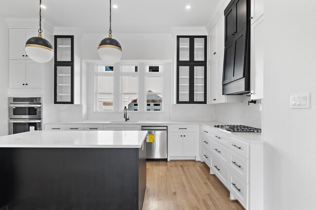 Photo - 1005 E 28th St