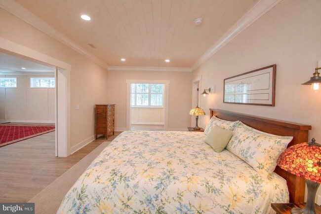 Photo - 7918 Bloomfield Rd