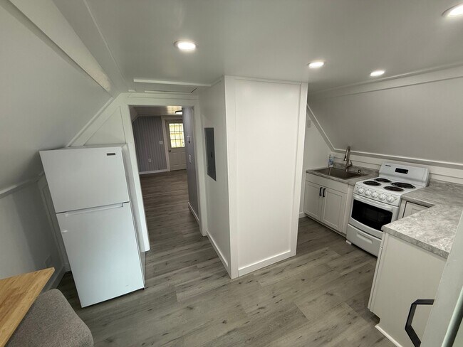 Photo - 168 Elm St Unit 3