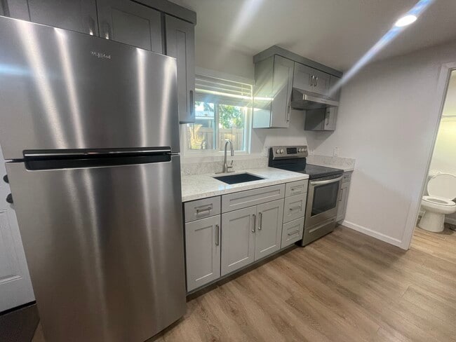 Building Photo - 9862 Orangewood Ave Unit 1 Rental