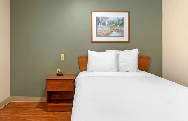 Furnished Studio-Oklahoma City - West