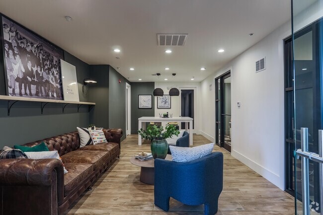 Leasing Office