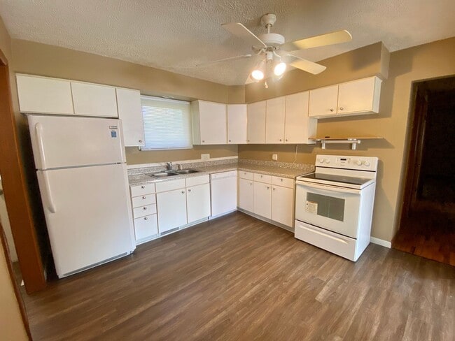 Photo - Super Clean 2 Bedroom - 1 Bath Home