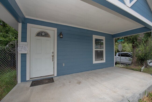 Photo - 2802 Canfield St
