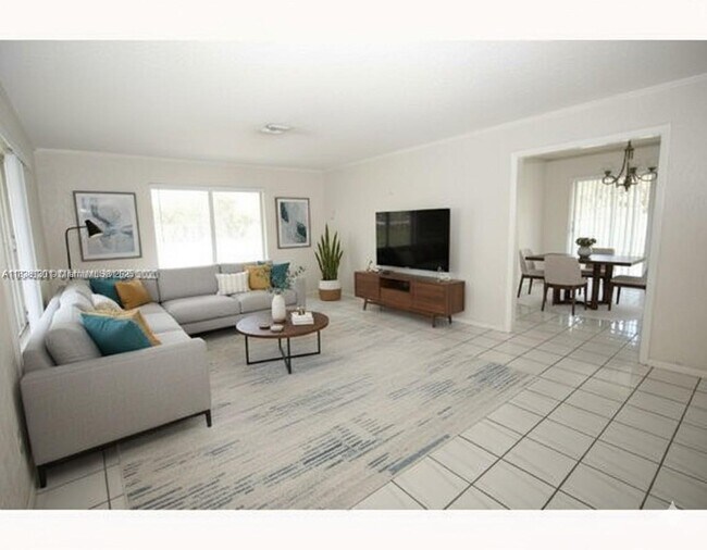 Building Photo - 10251 SW 108th St Rental