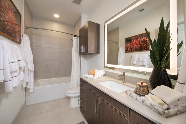 Photo - Luxury Living in the Heart of Downtown! Unidad ADD2