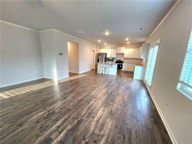 Photo - 359 King Vlg