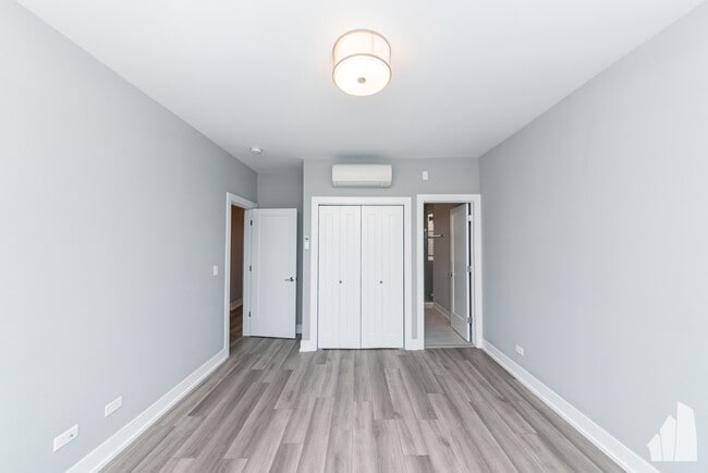 Photo - 3930 N Janssen Ave