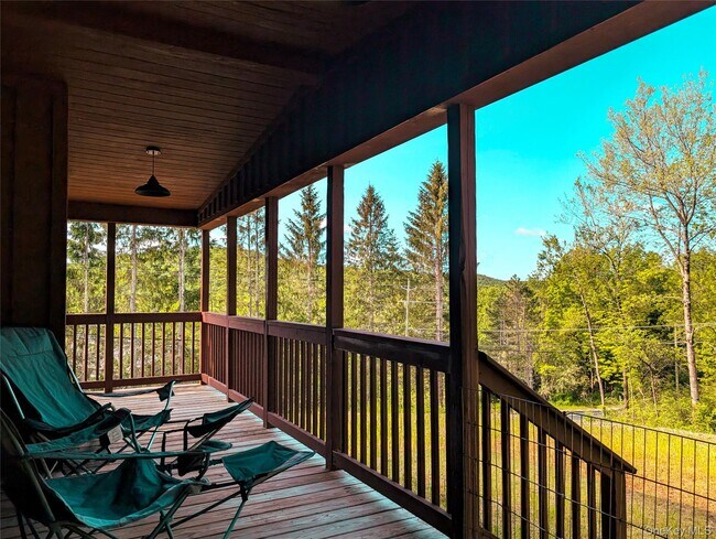 91 White Roe Lake Rd