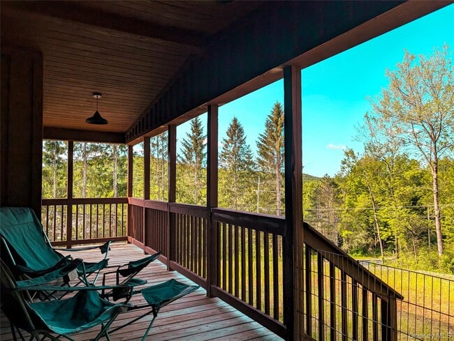 Photo - 91 White Roe Lake Rd