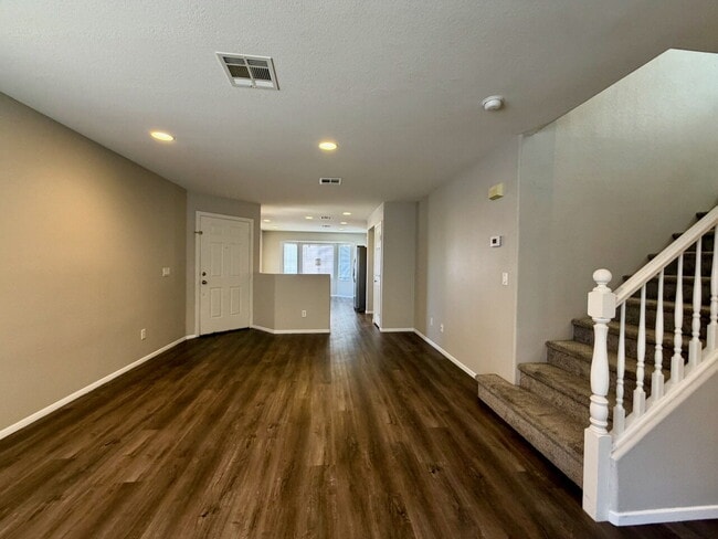 Photo - GATED 3 BED 2.5 BATH 1 CAR GARAGE SINGLE FAMILY HOME WITH COMMUNITY POOL
