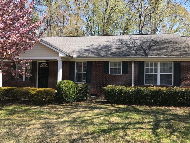 Photo - 322 Elizabeth Alexandra Cir Unidad 0