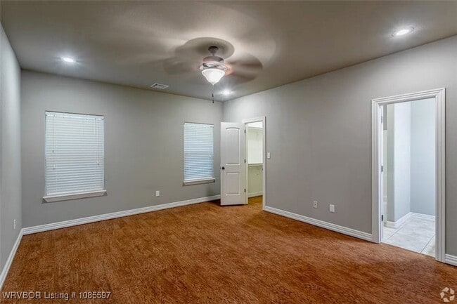 Photo - 1415 Willowbrook Cir