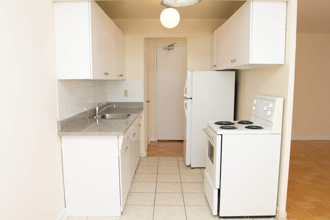 Building Photo - 672 Kennedy Rd