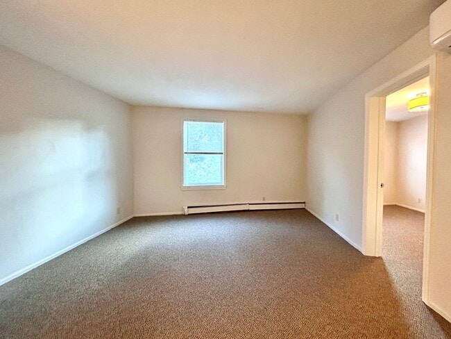 Photo - Cresent NE Apartments Unit #3