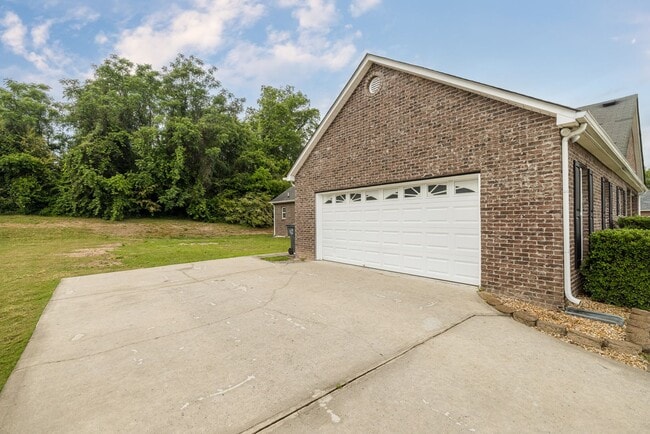 Photo - 705 Porter Ln