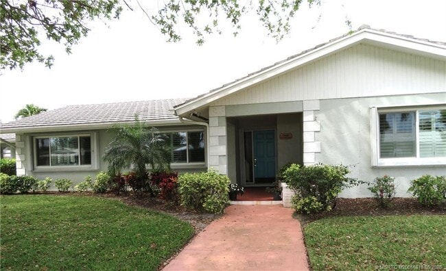Building Photo - 1843 SE Granada Ln